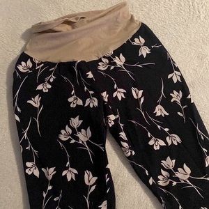 Motherhood Maternity Stretch Leggings Pants Small Over Belly Floral Black